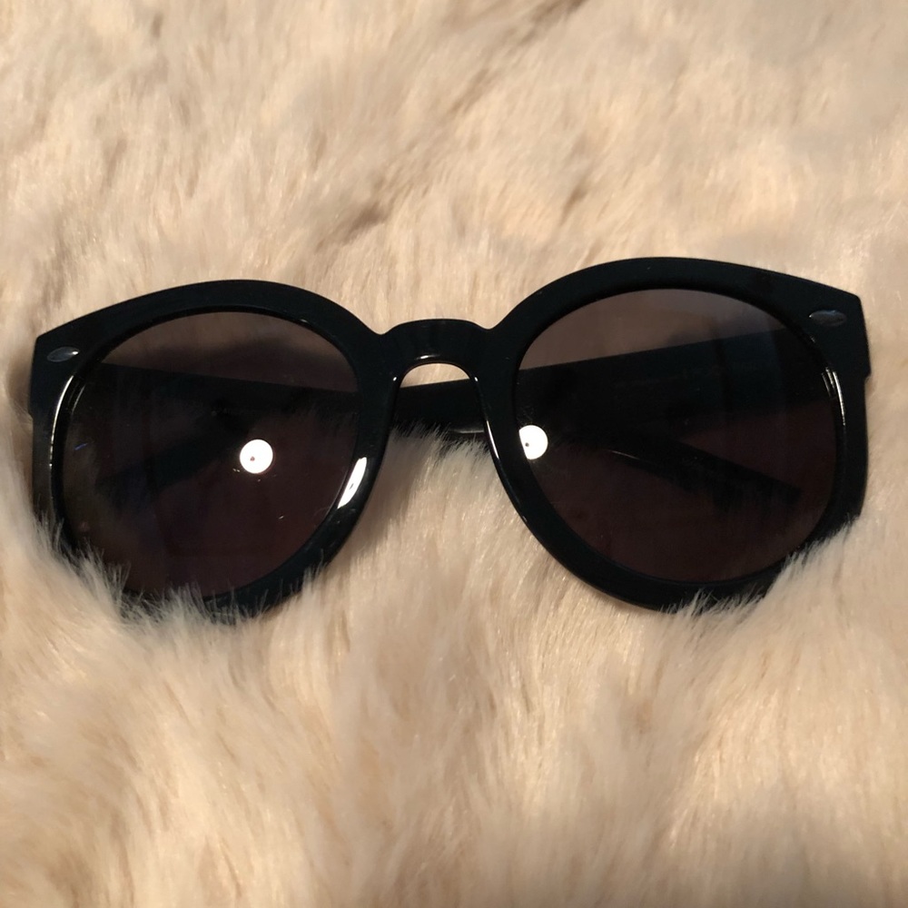 Black Oversized sunglasses